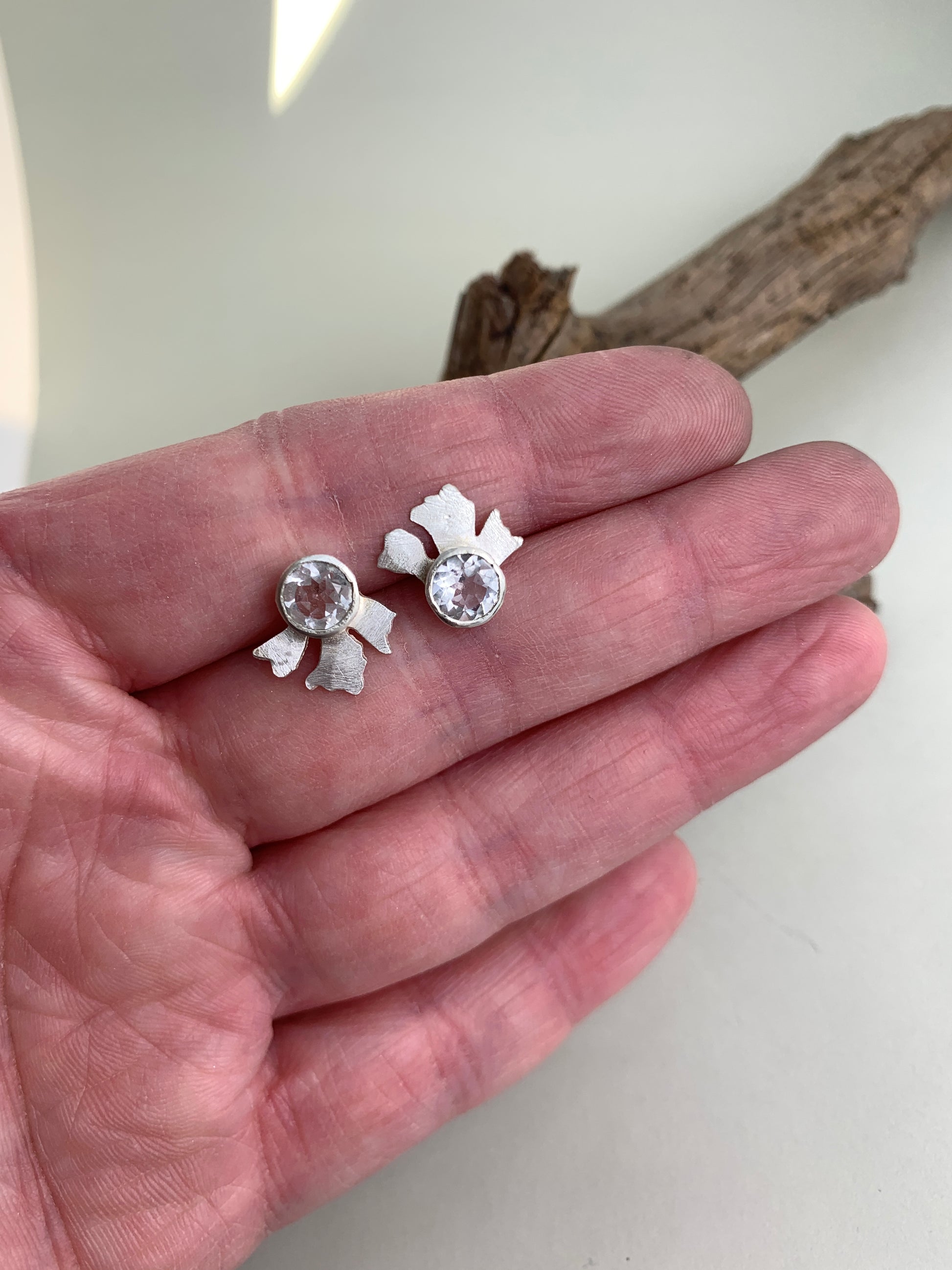 Silberohrstecker Alpenschmuck Blumen Bergkristall Schmuck
